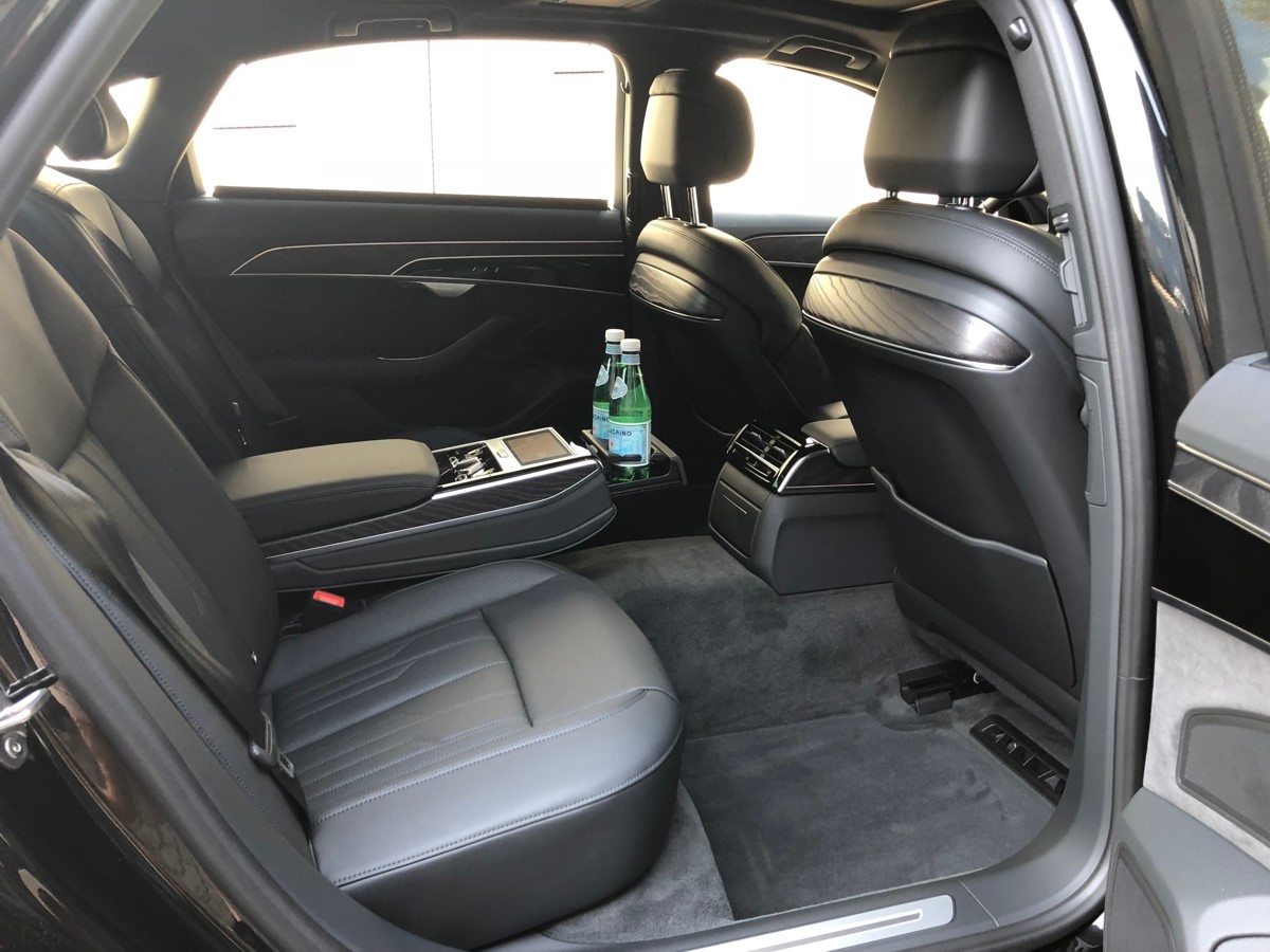 Audi VIP-Limousine mit Chauffeur Buchen Berlin